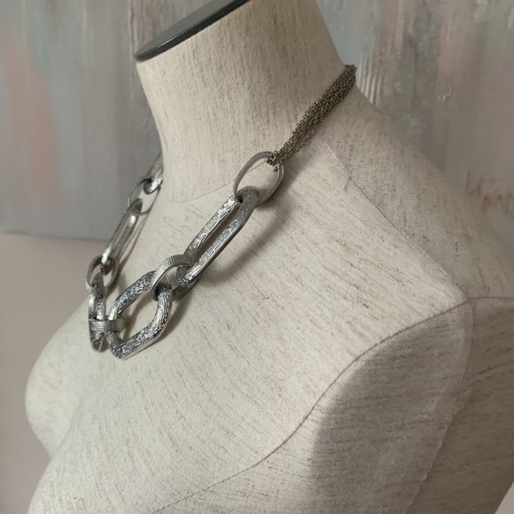 Silver colored large chain necklace - Picture 4 of 5